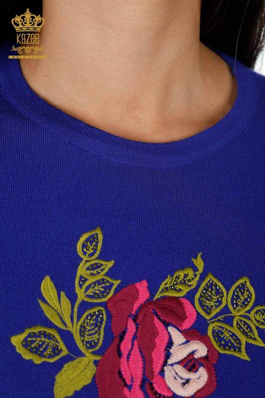 Женский трикотаж свитер оптом круглый вырез с вышивкой цветы - 16846 | КАZЕЕ