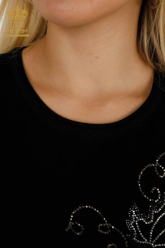 Женский вязаный свитер оптом, черный с вышивкой в ​​виде листьев - 30654 | КАZEE