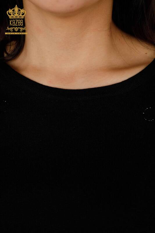 Женский трикотаж Свитер оптом Цветочная вышивка на плече Черный - 30188 | КАZEE