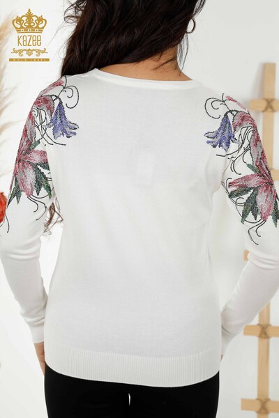 Женский трикотаж Свитер оптом Цветочная вышивка на плече Экрю - 30188 | КАZEE - Thumbnail