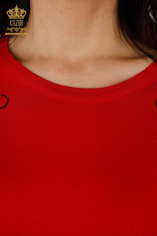 Женский трикотаж Свитер оптом Цветочная вышивка на плече - Красный - 30188 | КАZEE