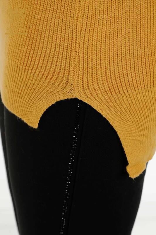 Женский вязаный свитер оптом с деталями Шафран - 19042 | Кazee