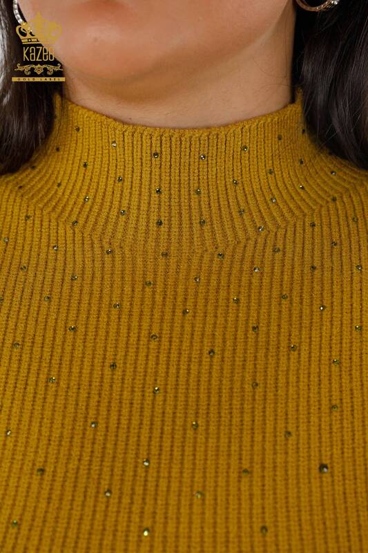 Женский трикотаж свитер оптом стойка воротник камнями с двух сторон разрез - 16901 | КАZЕЕ