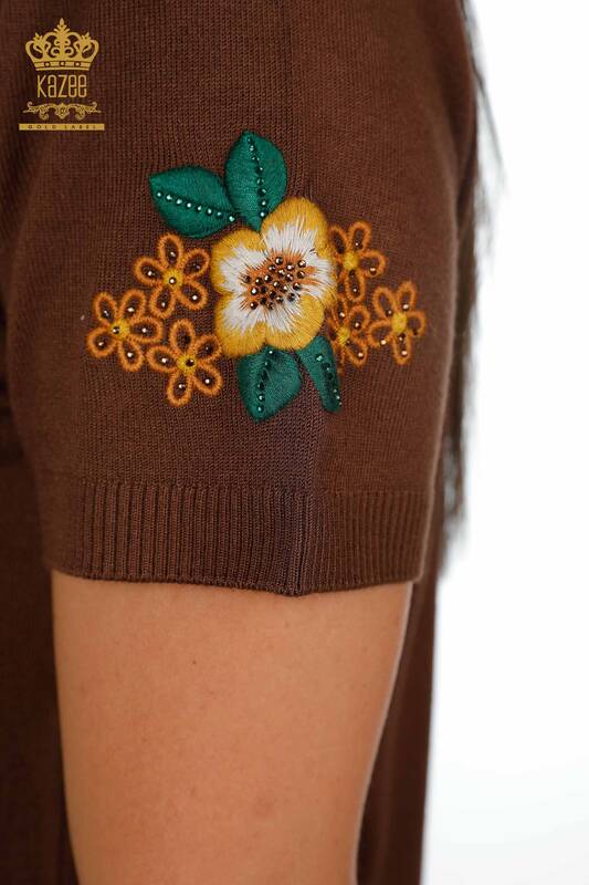 Женский трикотаж свитер оптом стойка воротник вышивка цветы с узорами - 16811 | КАZЕЕ