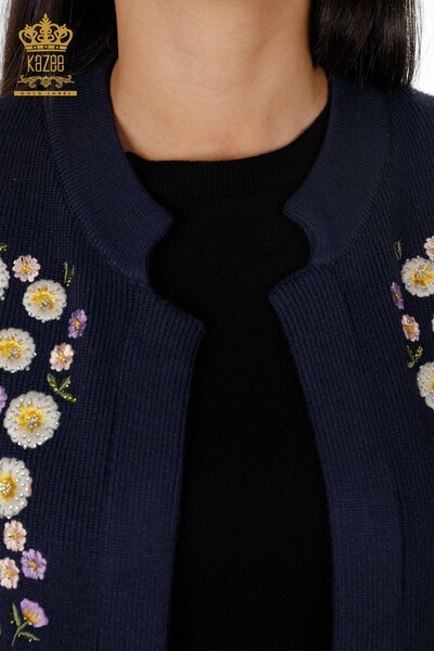 Женский трикотажный жилет оптом с камнями цветочным узорами вышивкой - 16816 | КАZЕЕ - Thumbnail