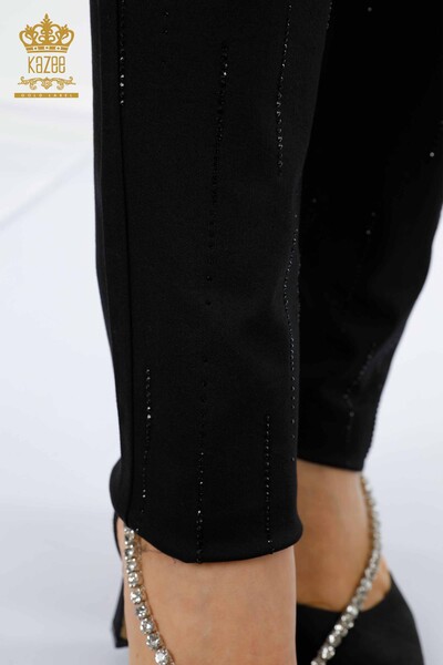 Женские джинсы оптом с вышивкой камнем черного цвета - 3598 | КАZEE - Thumbnail