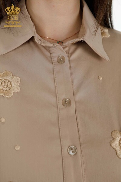 Женские рубашки оптом - Цветочная вышивка - Бежевый - 20394 | КАZEE - Thumbnail