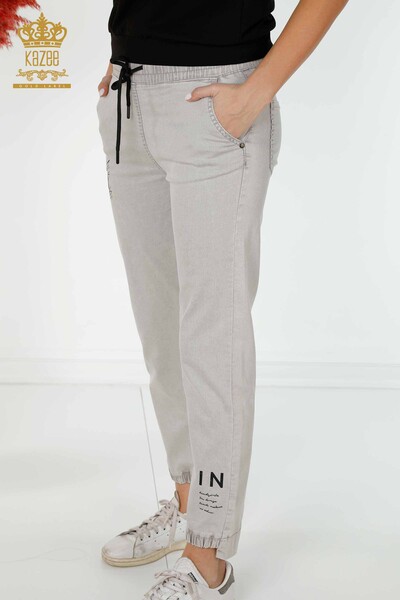 Женские брюки оптом с эластичной резинкой на талии серого цвета - 3500 | КАЗЕЕ - Thumbnail